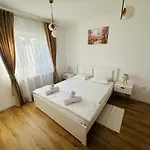 Mountain View House * בראשוב