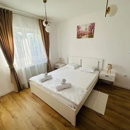 Mountain View House * בראשוב
