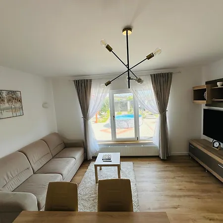 Mountain View House * בראשוב