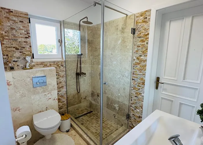 Mountain View House *